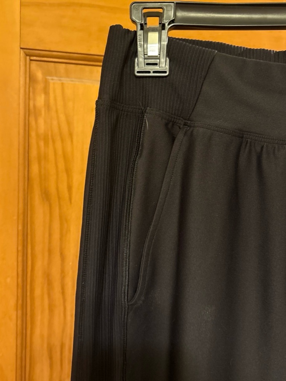 Old Navy Power Soft ankle pants with pockets - Picture 2 of 3